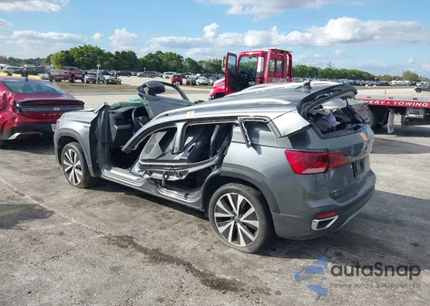 2024 Volkswagen Taos 1.5T Se z USA, uszkodzony, nr VIN 3VVSX7B25RM033213